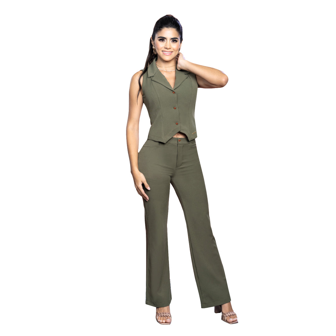 Chaleco Cumbia Verde Oliva TyT — cuerpo completo, vista frontal